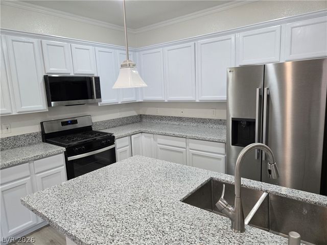 9620 West Gilmore Avenue, Las Vegas, NV 89129