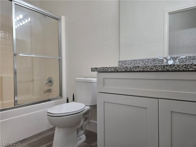 9620 West Gilmore Avenue, Las Vegas, NV 89129