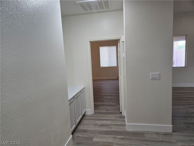 9620 West Gilmore Avenue, Las Vegas, NV 89129