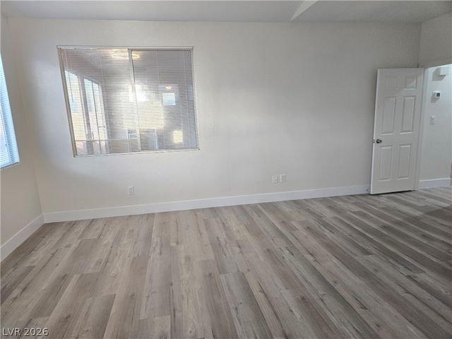 9620 West Gilmore Avenue, Las Vegas, NV 89129