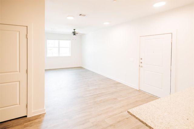 7051 Meadow Lake BLVD 9303, Austin, TX 78744
