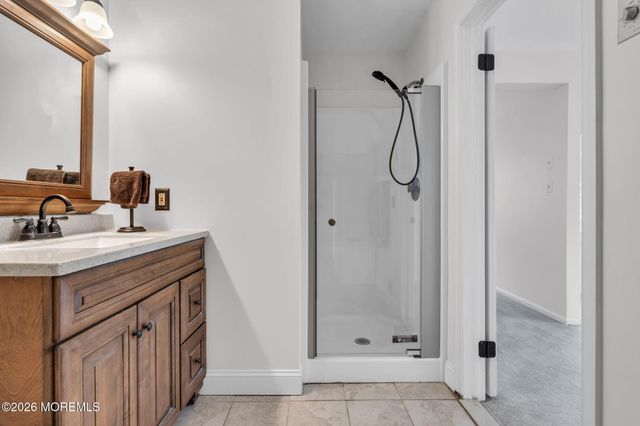 9 Dickenson Court, Freehold, NJ 07728