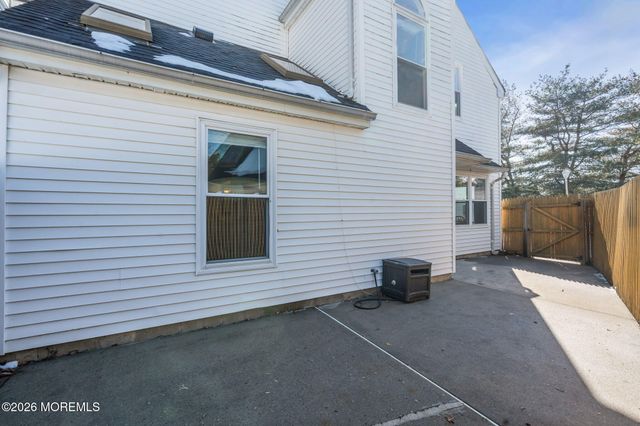 9 Dickenson Court, Freehold, NJ 07728