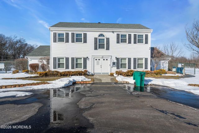 9 Dickenson Court, Freehold, NJ 07728