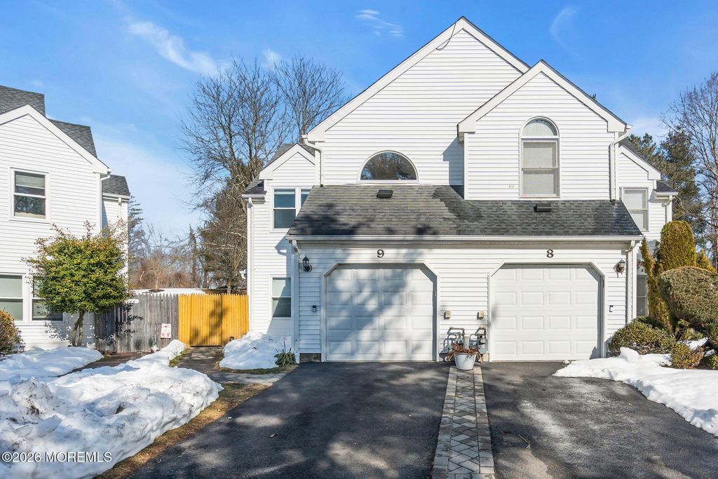 9 Dickenson Court, Freehold, NJ 07728