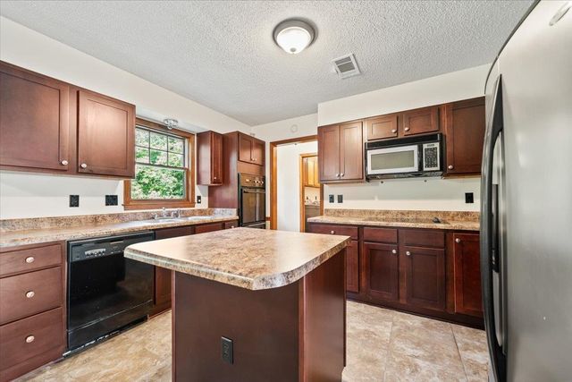 8861 BRIARWOOD CV, Memphis, TN 38018