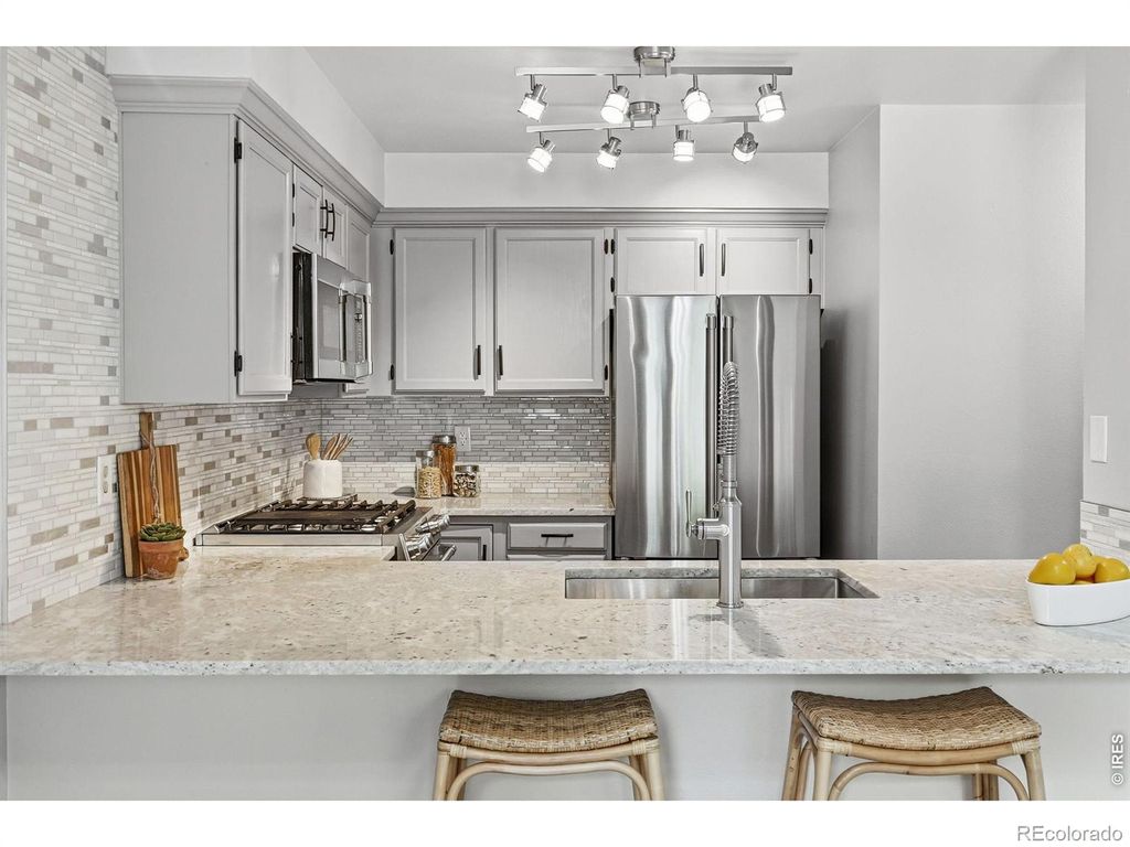 2892 W Long Circle G, Littleton, CO 80120