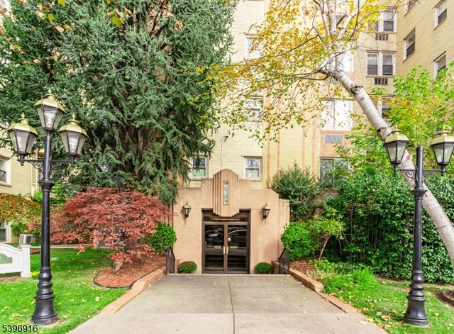 19 Lyons Ave 409, Newark City, NJ 07112