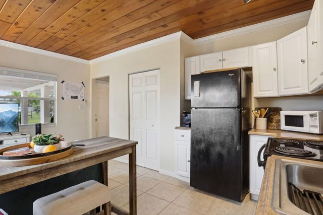614 N 7TH Street, Lantana, FL 33462