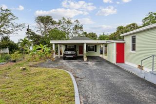 614 N 7TH Street, Lantana, FL 33462