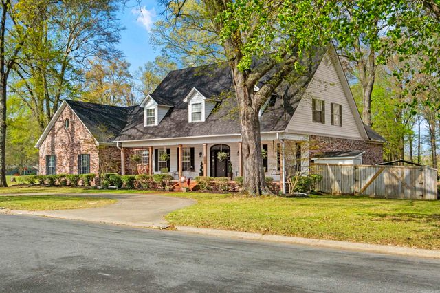 401 Foxwood Drive, Jacksonville, AR 72076