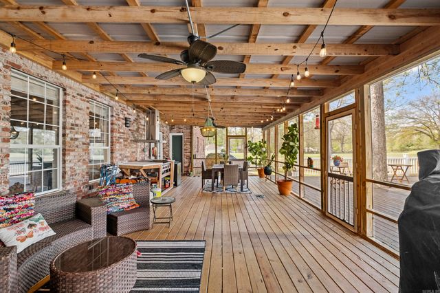 401 Foxwood Drive, Jacksonville, AR 72076