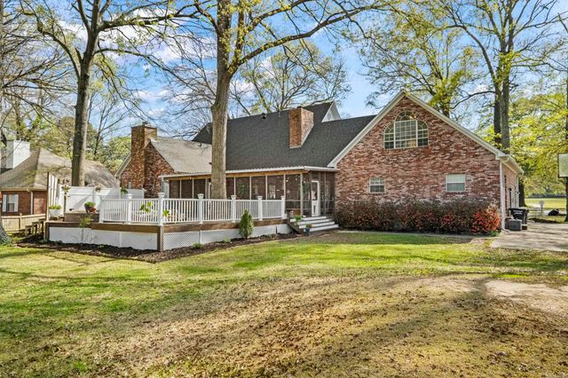 401 Foxwood Drive, Jacksonville, AR 72076