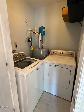 1521 Creekwood Court 203, Raleigh, NC 27603