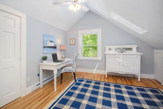 353 Thoreau St, Concord, MA 01742