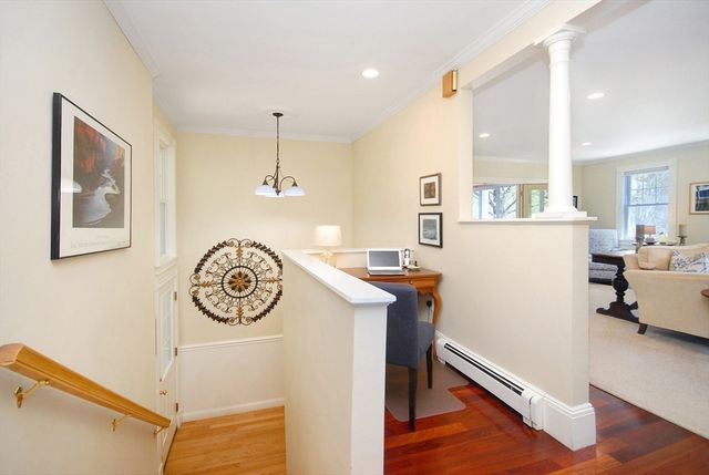 353 Thoreau St, Concord, MA 01742