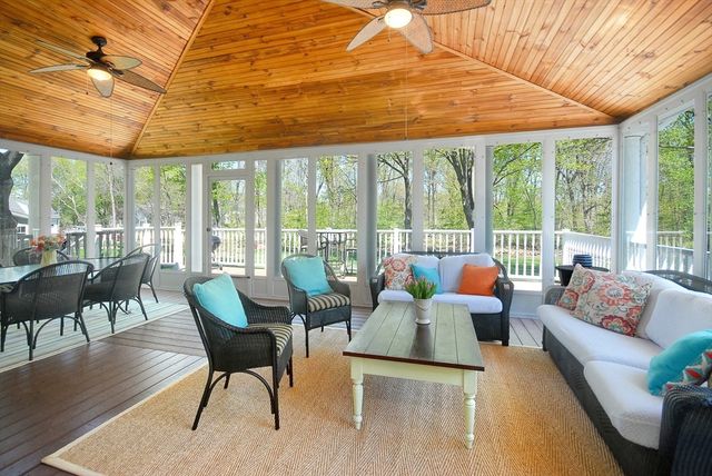 353 Thoreau St, Concord, MA 01742