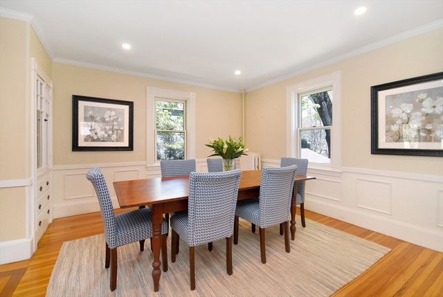 353 Thoreau St, Concord, MA 01742