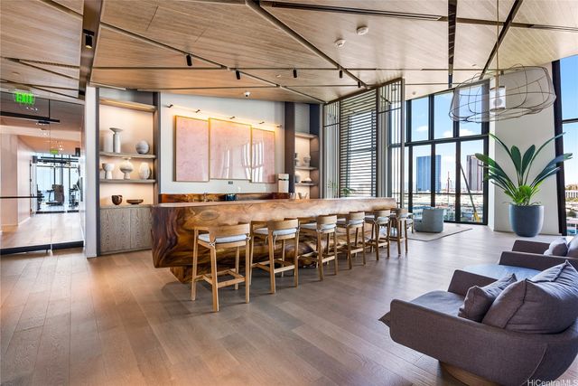 1000 Auahi Street 4002, Honolulu, HI 96814