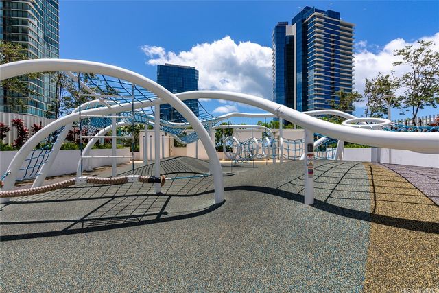 1000 Auahi Street 4002, Honolulu, HI 96814