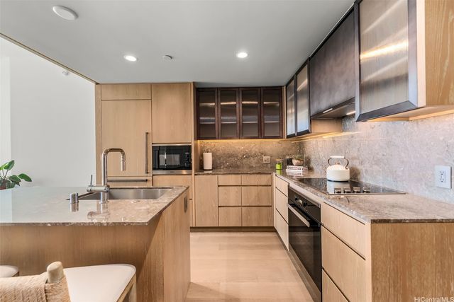 1000 Auahi Street 4002, Honolulu, HI 96814