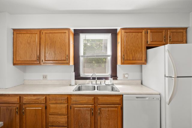 20 S Washington Street, Delaware, OH 43015
