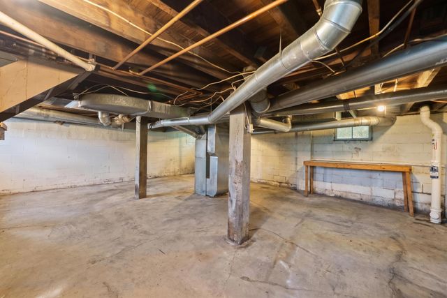 20 S Washington Street, Delaware, OH 43015
