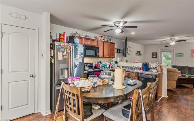 856 Federal Hall Lane, Kernersville, NC 27284