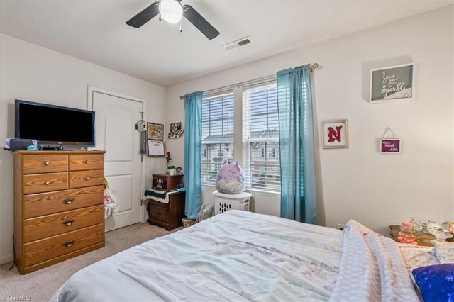 856 Federal Hall Lane, Kernersville, NC 27284