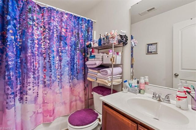 856 Federal Hall Lane, Kernersville, NC 27284