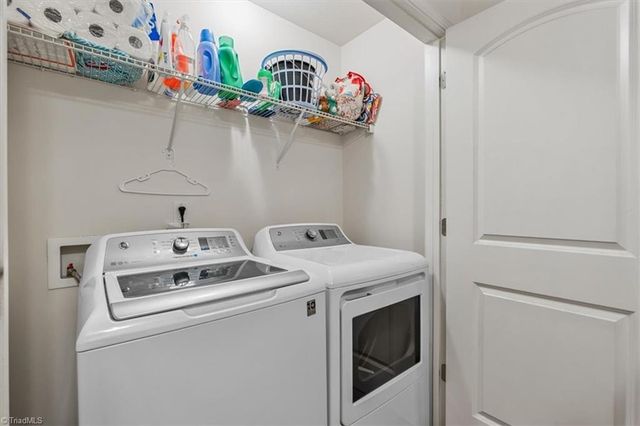 856 Federal Hall Lane, Kernersville, NC 27284