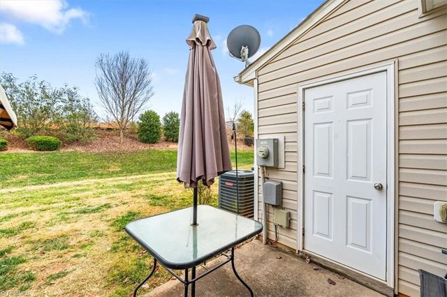 856 Federal Hall Lane, Kernersville, NC 27284