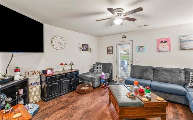 856 Federal Hall Lane, Kernersville, NC 27284