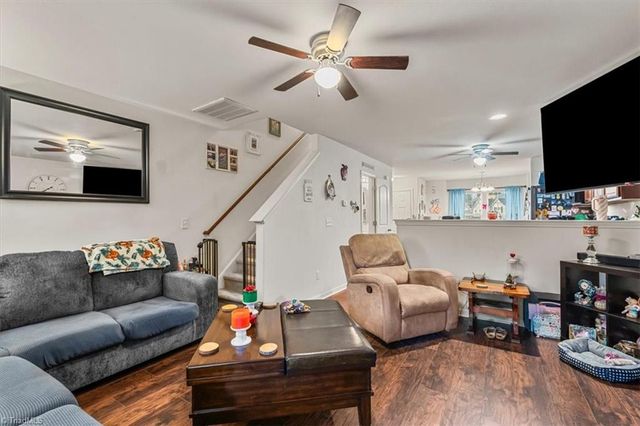 856 Federal Hall Lane, Kernersville, NC 27284