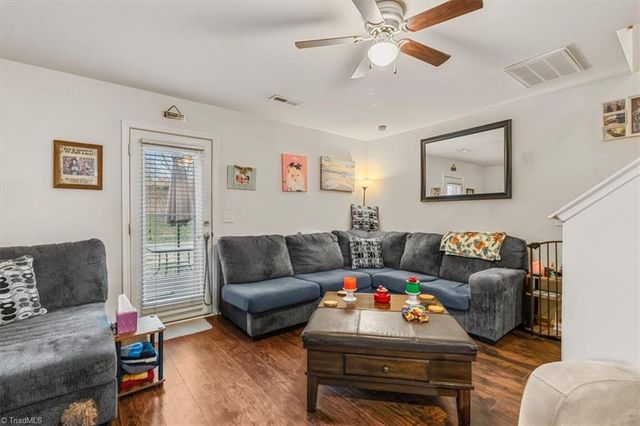 856 Federal Hall Lane, Kernersville, NC 27284