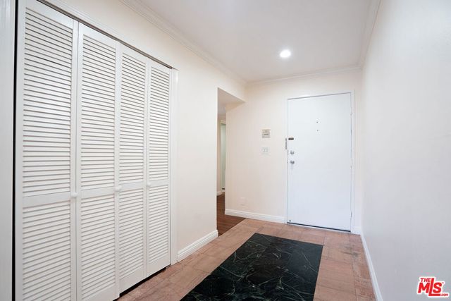 433 S Manhattan Place 108, Los Angeles, CA 90020