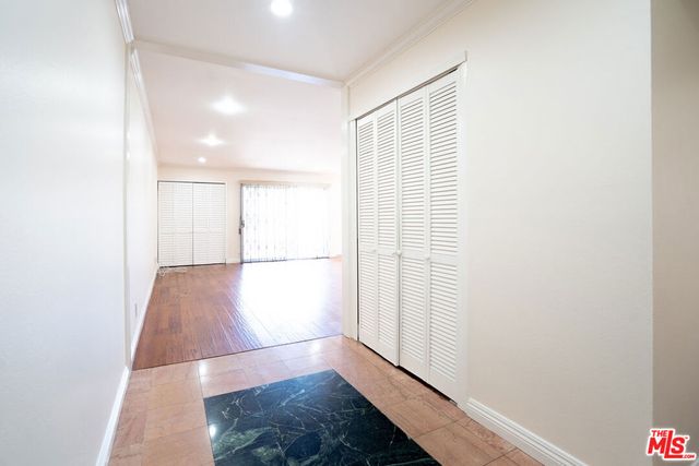 433 S Manhattan Place 108, Los Angeles, CA 90020