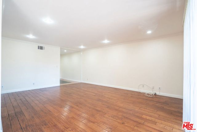 433 S Manhattan Place 108, Los Angeles, CA 90020