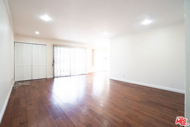 433 S Manhattan Place 108, Los Angeles, CA 90020