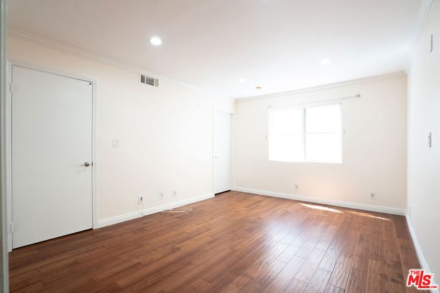 433 S Manhattan Place 108, Los Angeles, CA 90020