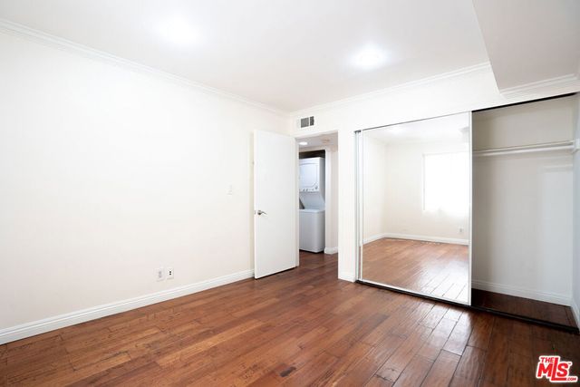 433 S Manhattan Place 108, Los Angeles, CA 90020