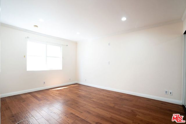 433 S Manhattan Place 108, Los Angeles, CA 90020