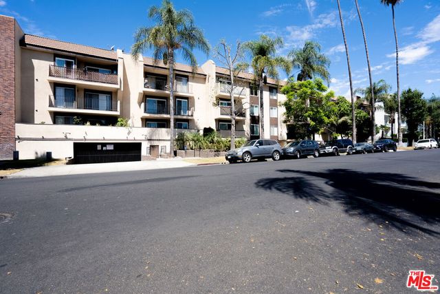 433 S Manhattan Place 108, Los Angeles, CA 90020