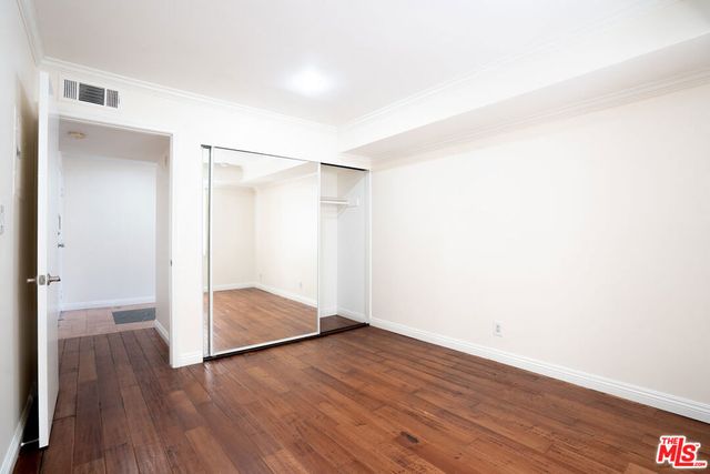 433 S Manhattan Place 108, Los Angeles, CA 90020