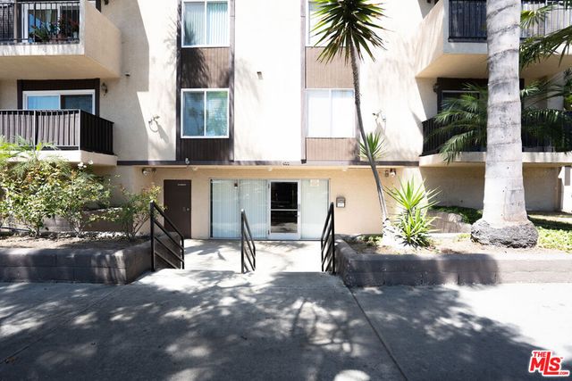 433 S Manhattan Place 108, Los Angeles, CA 90020