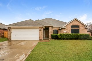 960 Carlin Lane, Burleson, TX 76028