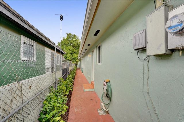2747 SW 17th St 0, Miami, FL 33145