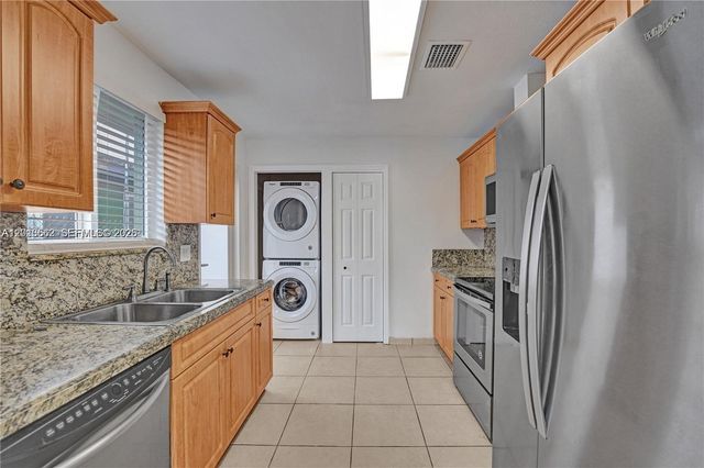 2747 SW 17th St 0, Miami, FL 33145