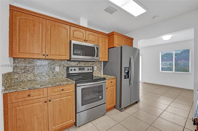 2747 SW 17th St 0, Miami, FL 33145