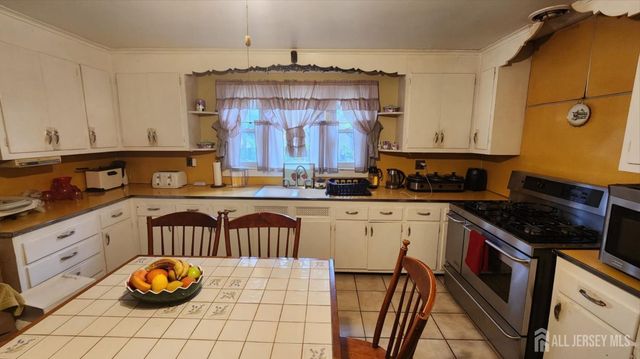 1610 West Seventh Street, Piscataway, NJ 08854